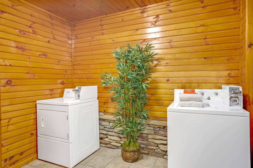 ベイモント バイ ウィンダム ガットリンバーグ オン ザ リバー 写真