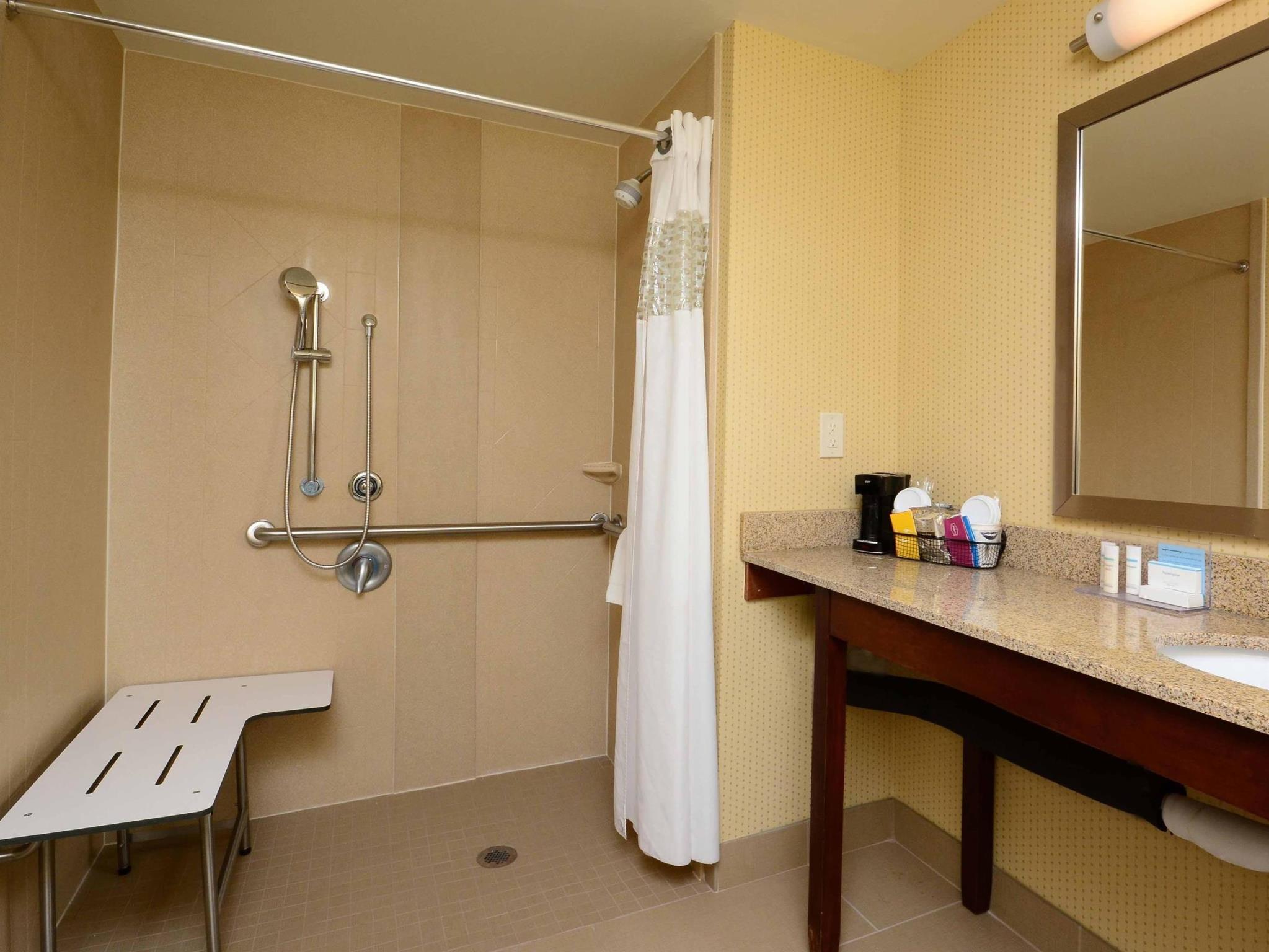 ハンプトン イン ラーレイ キャピタル ブールバード ノース 写真