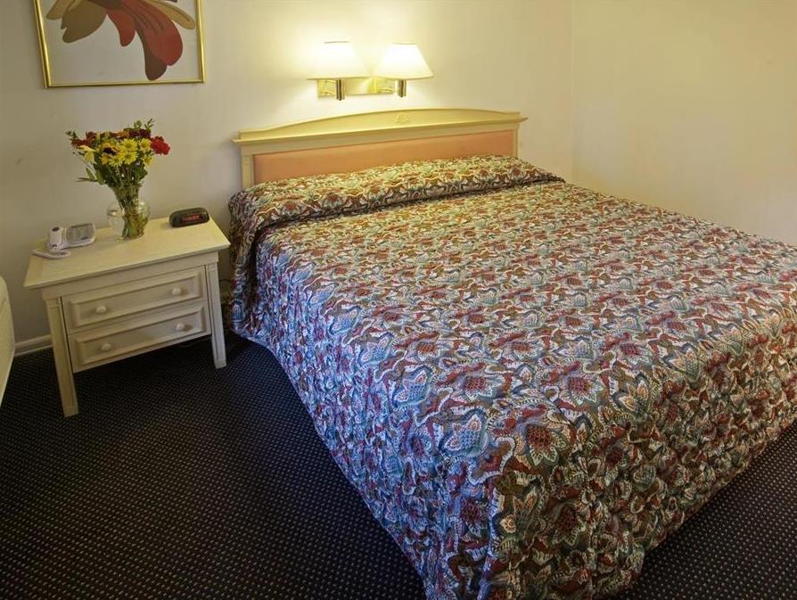 アメリカズ ベスト バリュー イン サウサンドオークス 写真