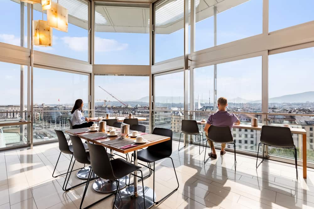 ホテル コルナヴァン 写真