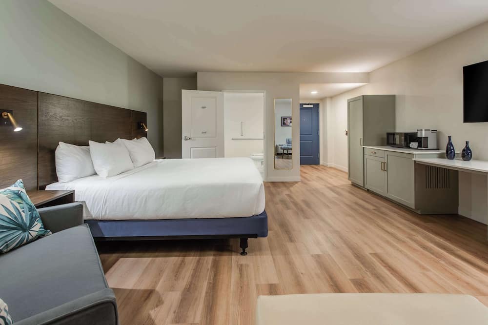 コースト レホボス ビーチ  タペストリー コレクション バイ ヒルトン 写真