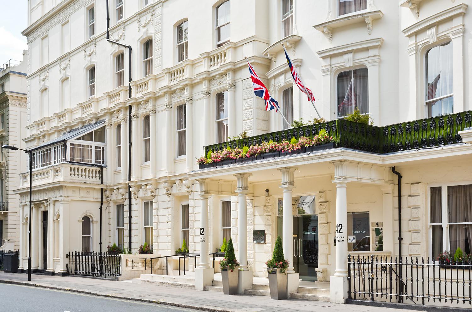 グランド プラザ サービス アパートメンツ 写真