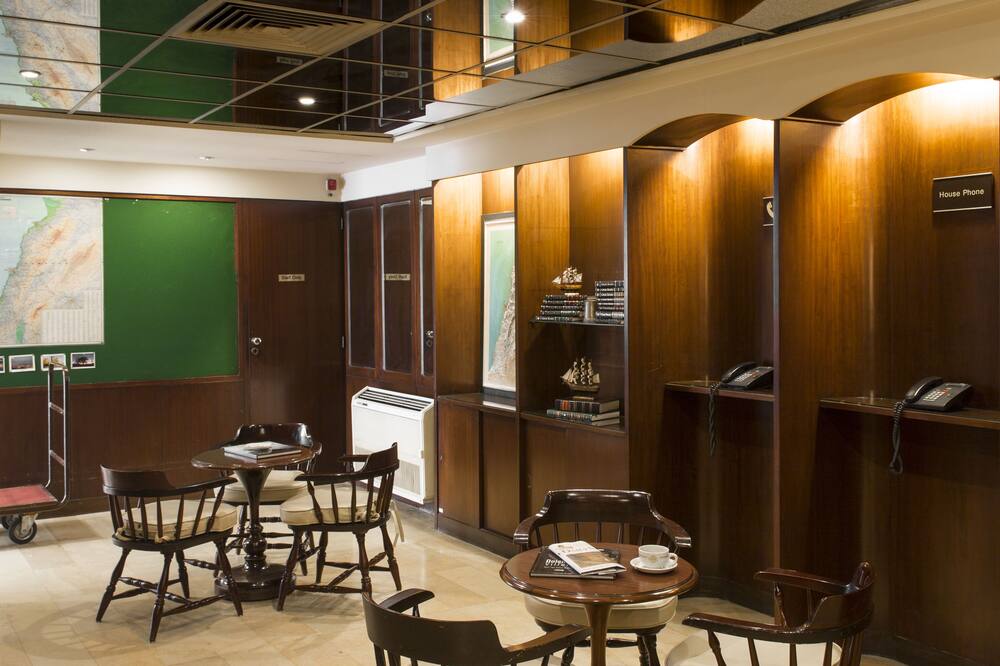 メイフラワー ホテル 写真