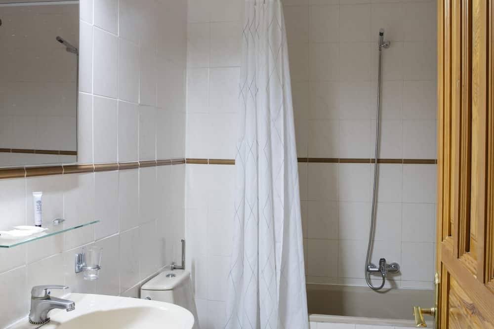 TUGASA エル アルメンドラル 写真