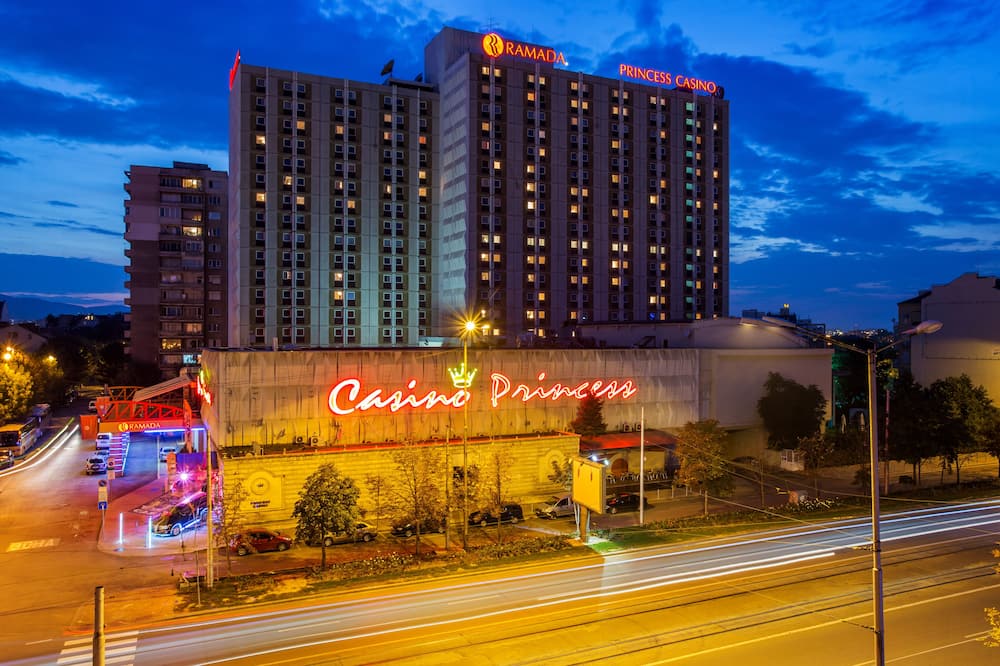 ラマダ バイ ウインダム ソフィア シティ センター 写真