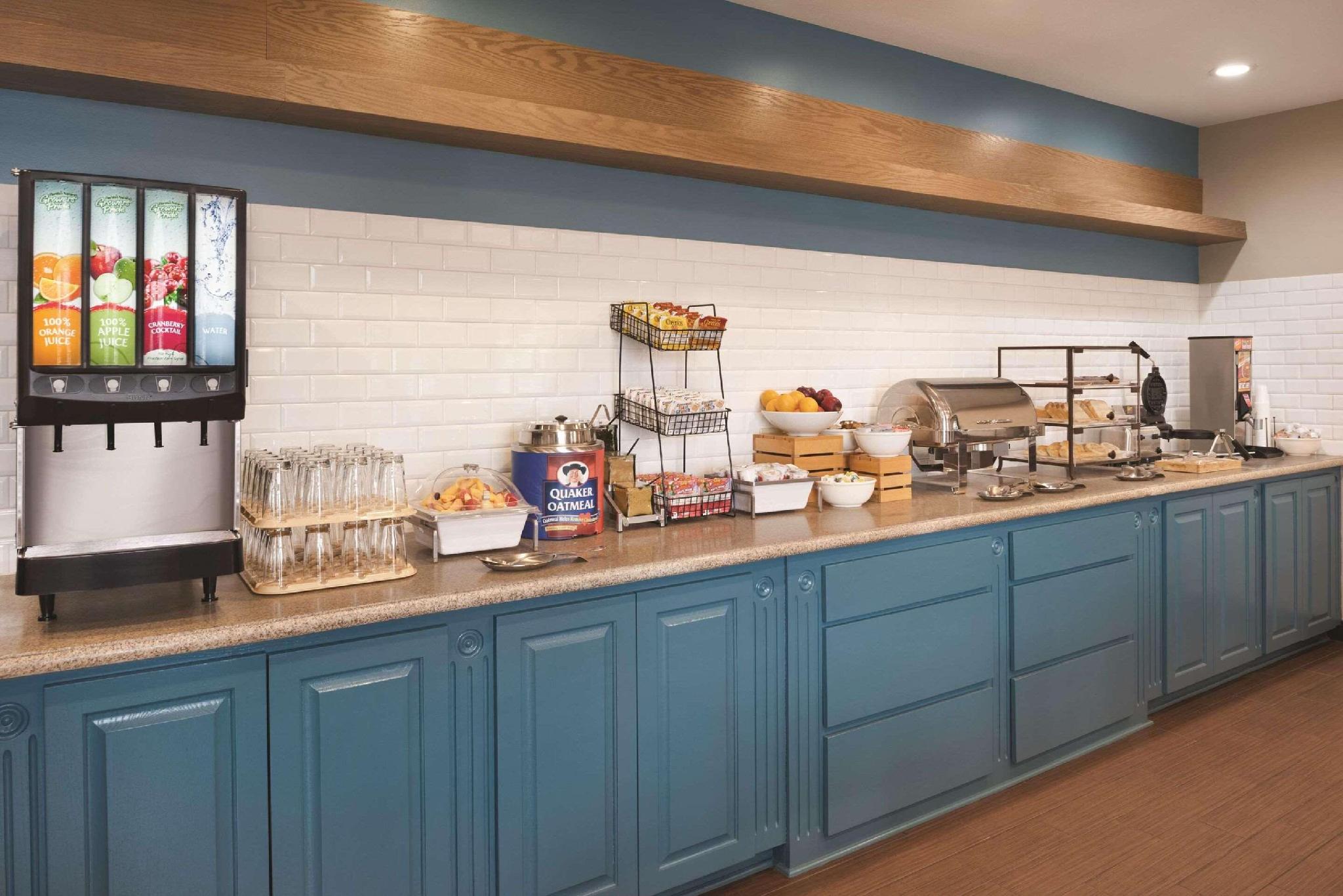 カントリー イン&スイーツ バイ ラディソン ミシガンシティ 写真