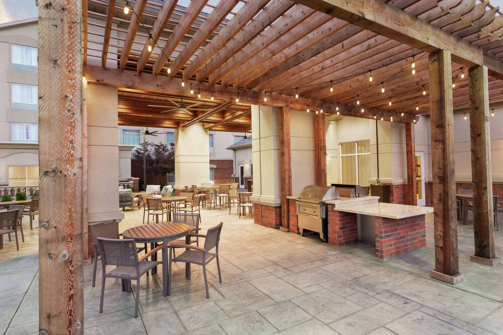 ホームウッド スイーツ バイ ヒルトン フォートスミス 写真