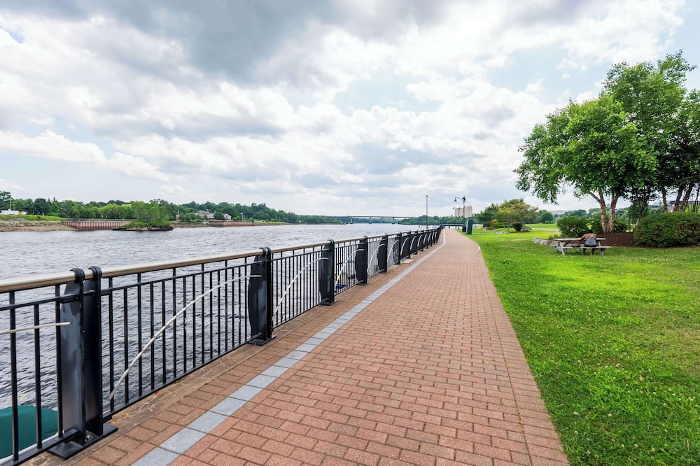 ファイヤーサイド イン & スイーツ バンゴー 写真