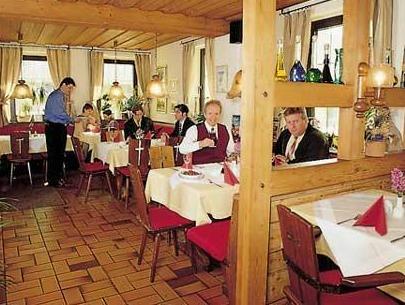 ホテル ゴルデナー ヒルシュ 写真