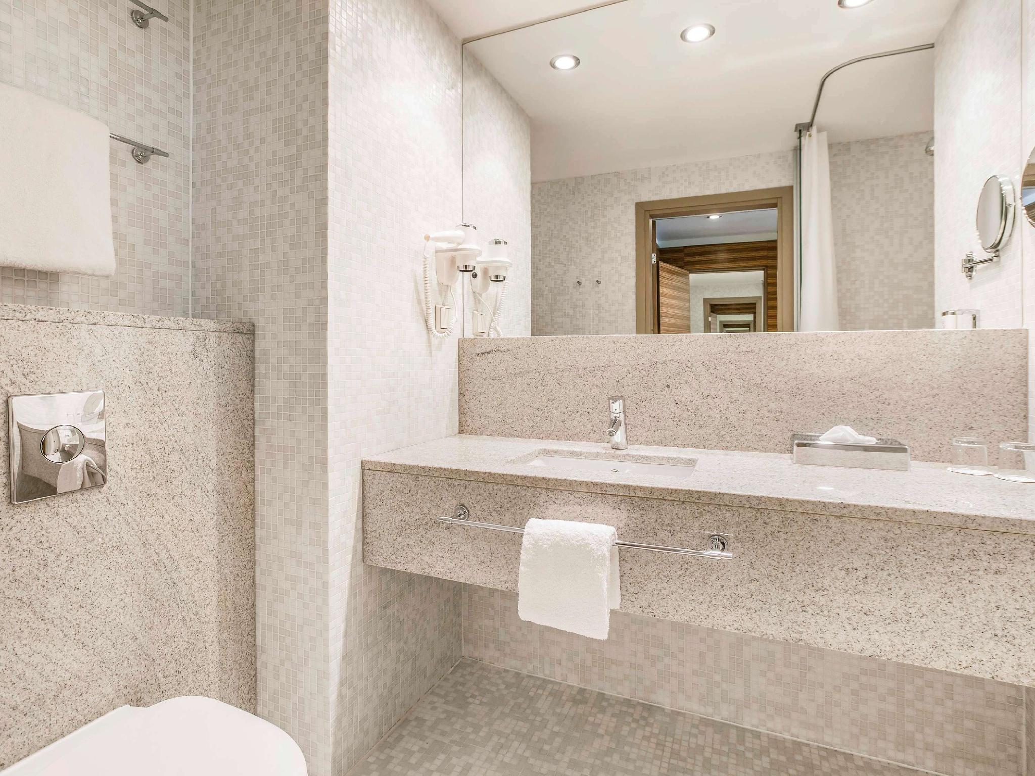 メルキュール タリン 写真