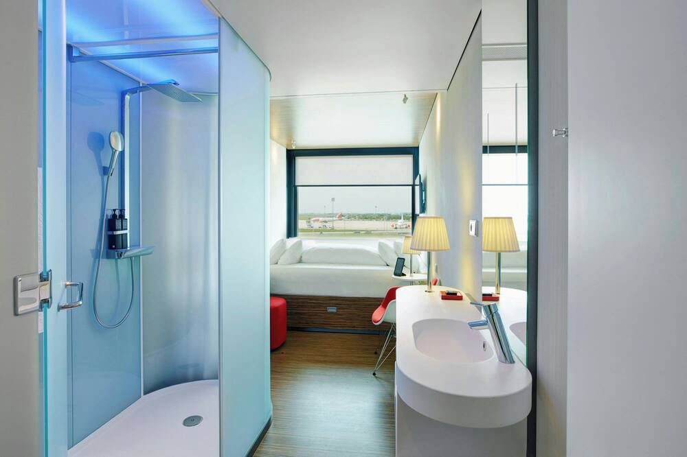 シチズンエム パリ シャルル ド ゴール 写真