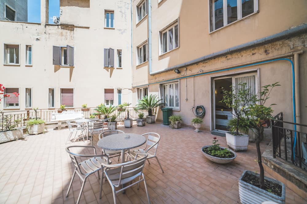 サン ジュスト ホテル 写真