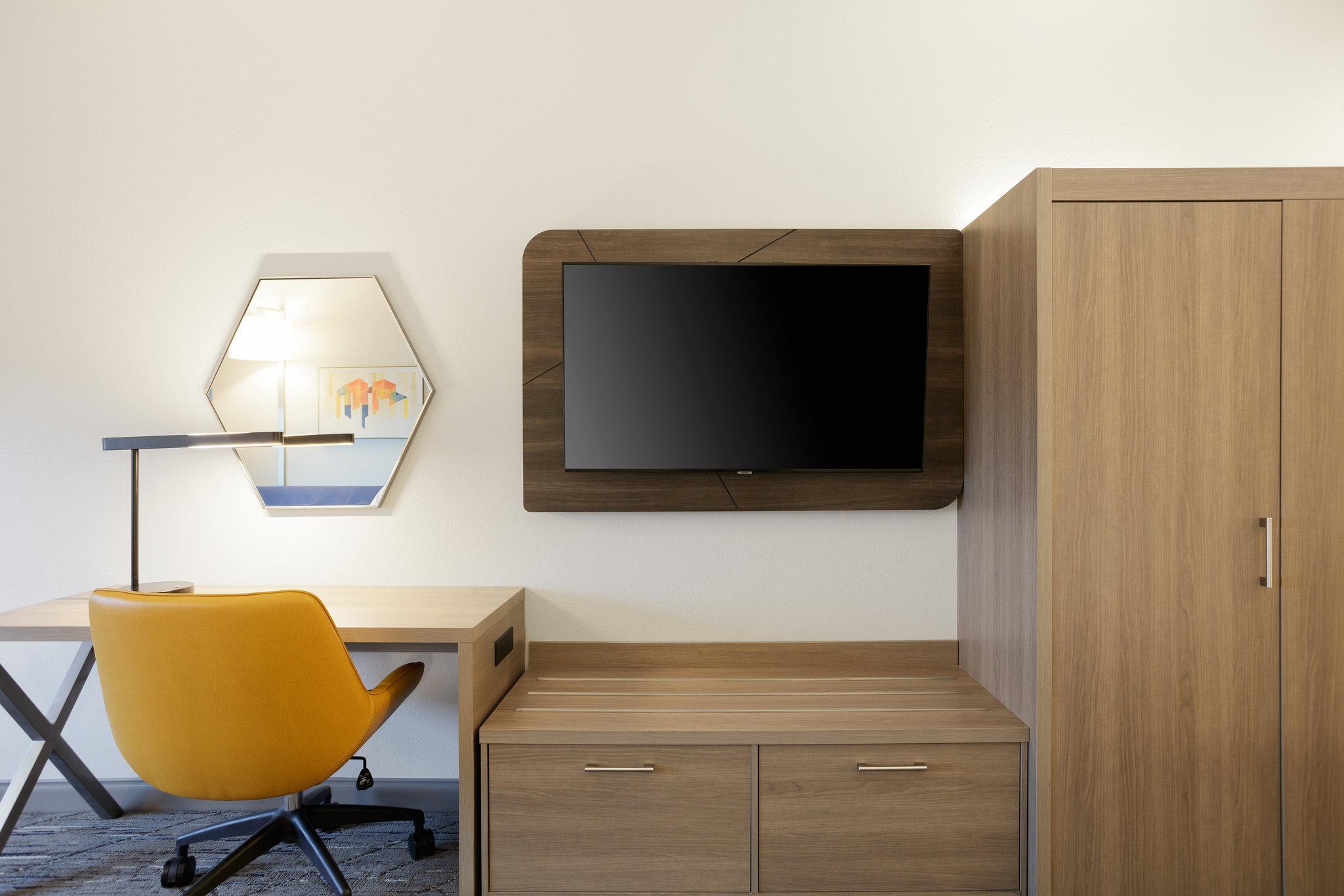 Holiday Inn Express & Suites Raleigh West Lenovo Center By IHG 写真