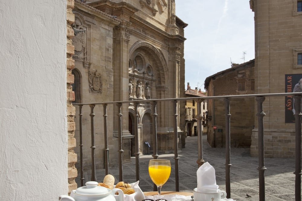 パラドール デ サント ドミンゴ デ ラ カルサダ 写真