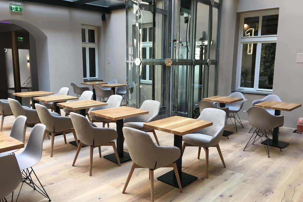 ムーズ チャールズ ブリッジ 写真