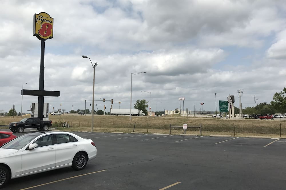 スーパー 8 バイ ウィンダム マウント ヴァーノンイリノイ 写真