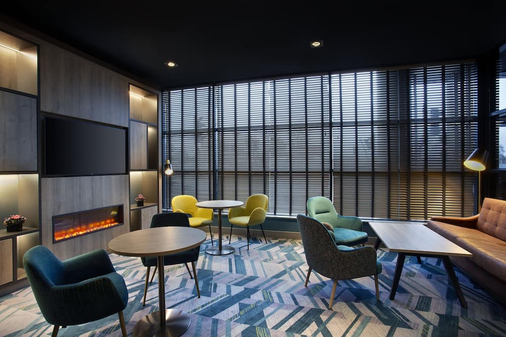 ジュリーズ イン スウィンドン 写真