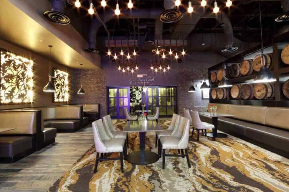 オーク グローブ レイシング ゲミング & ホテル 写真