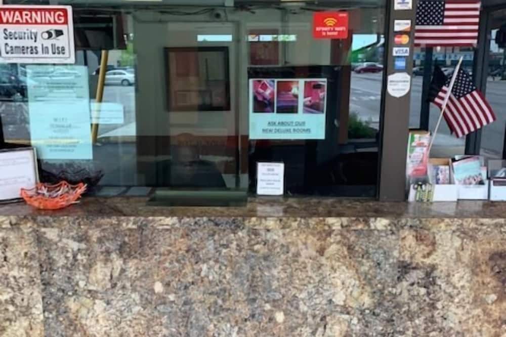 スカイラーク モーテル 写真