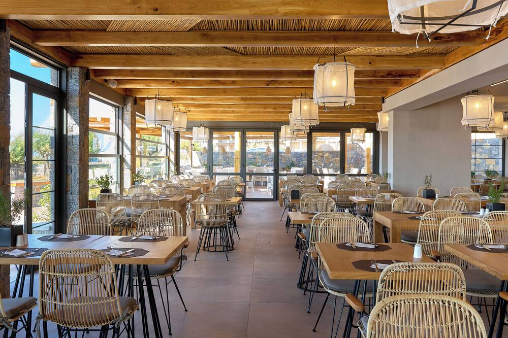 Sirens Beach and Village 写真