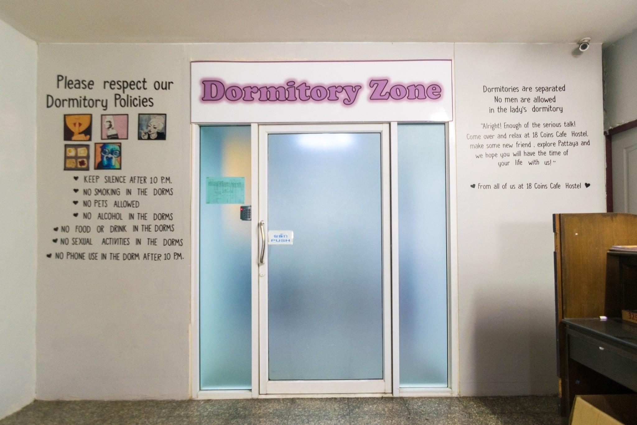 18 コインズ バジェット ホテル 写真