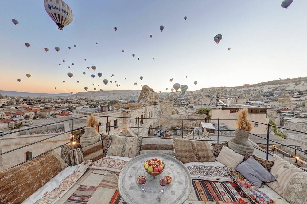 チェレビ ケイブ ハウス 写真