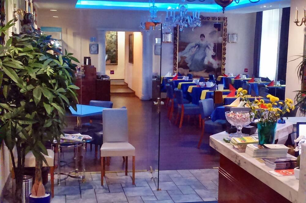 ホテル ペンション エクセレンス 写真