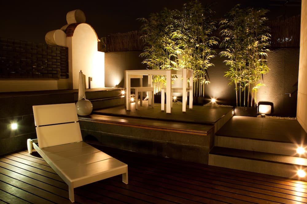 シックスティトゥー ホテル 写真