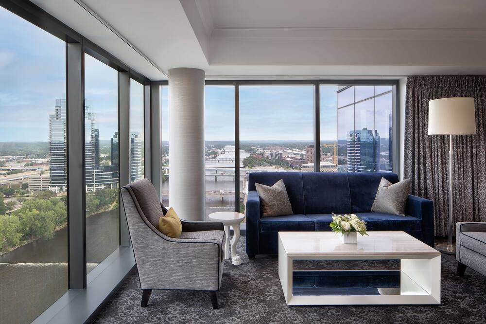 Amway Grand Plaza, Curio Collection by Hilton 写真