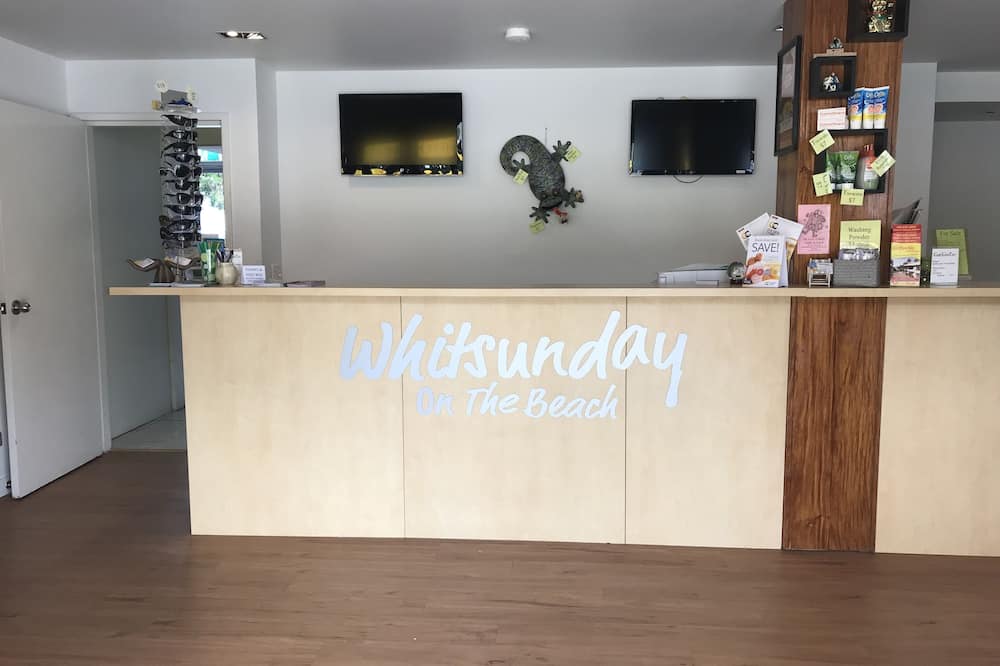 ホイットサンデー オン ザ ビーチ 写真