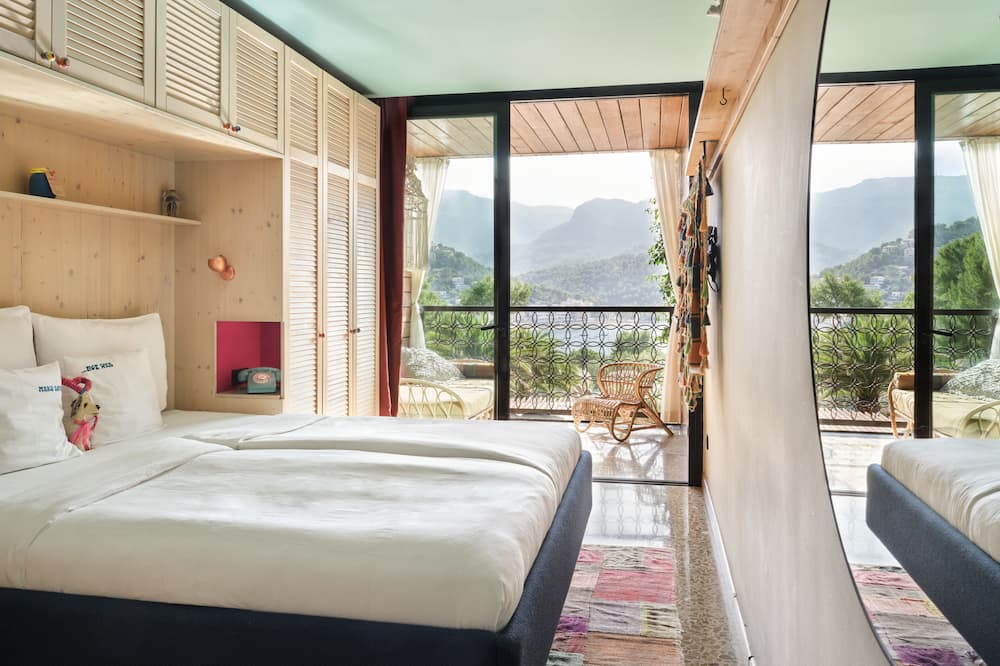 Bikini Island & Mountain Port de Soller Adults only 写真