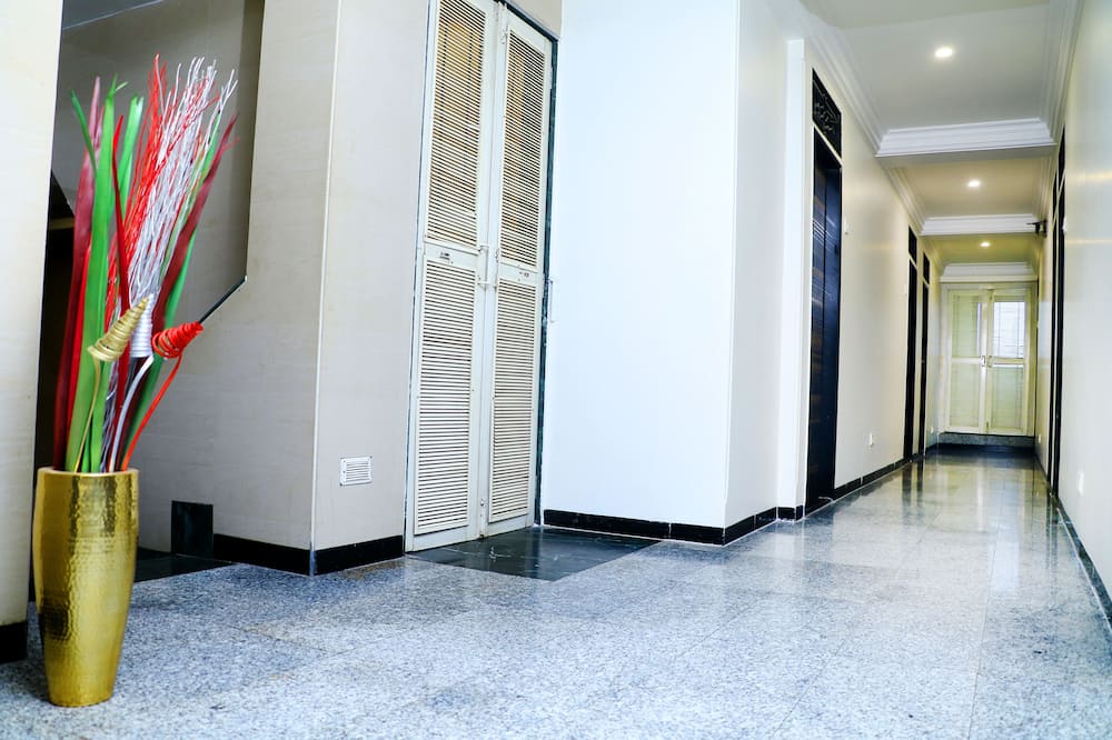 ホテル アルカ レジデンシー 写真