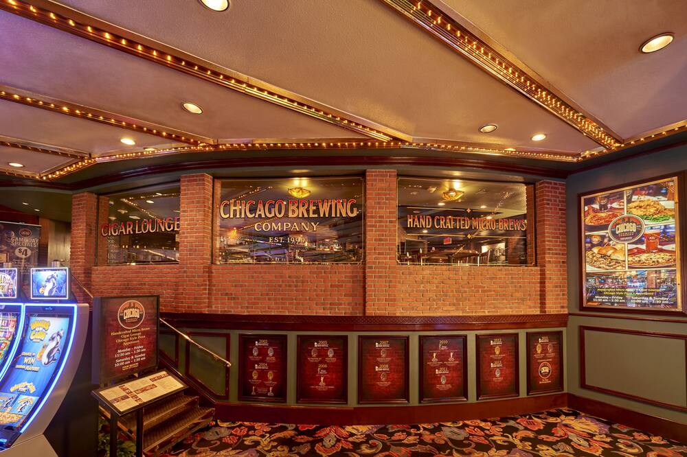 フォー クイーンズ ホテル&カジノ 写真