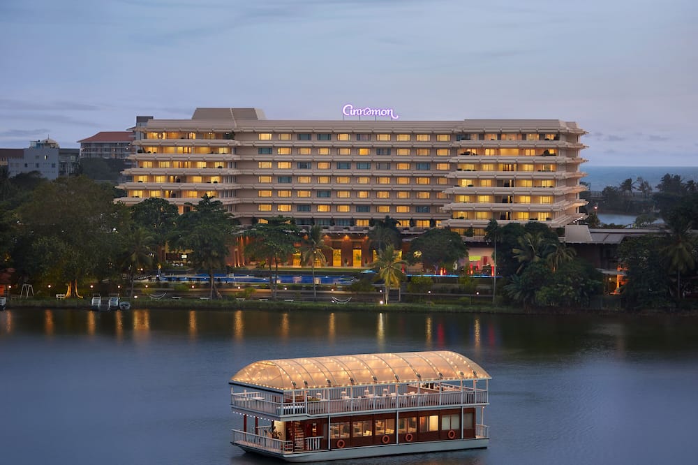 シナモン レイクサイド ホテル 写真