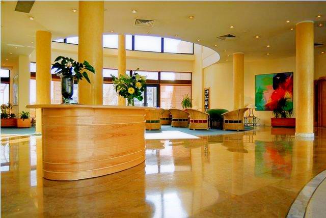 ヴェルディ セント ジョージズ ベイ マリーナ 写真