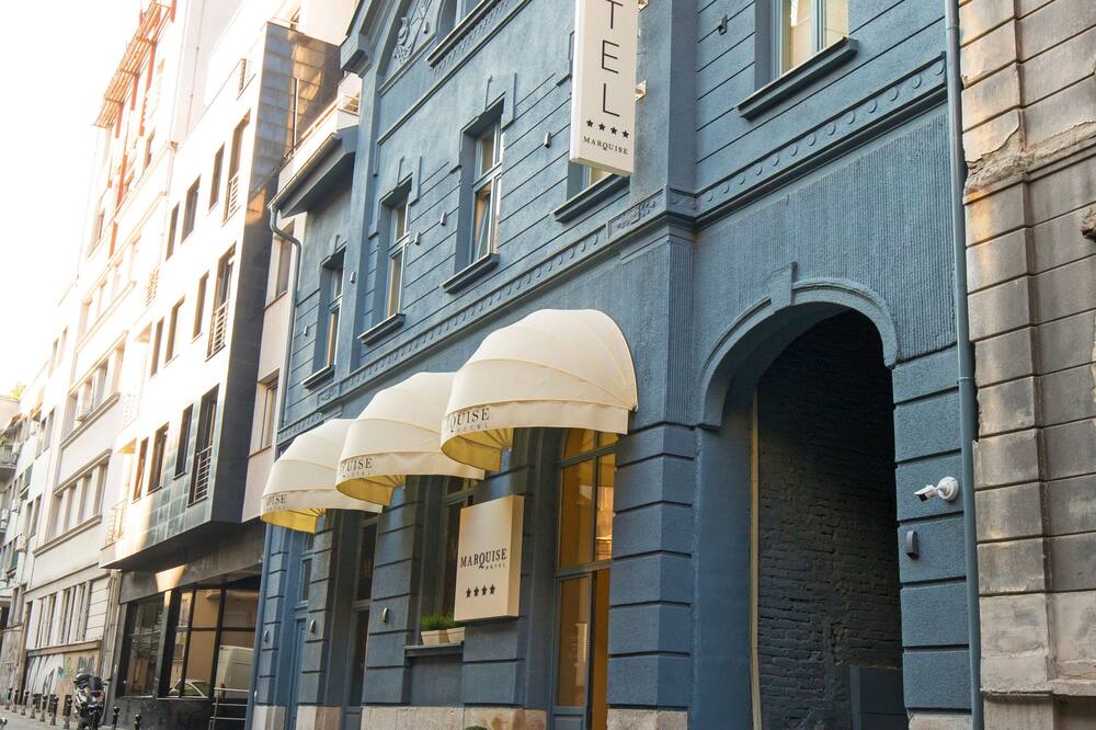 マルキーズ ホテル ガルニ 写真