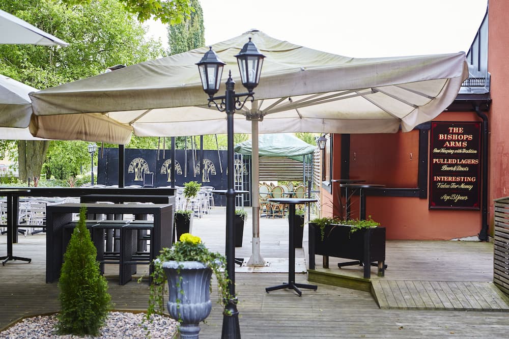 Hotel Bishops Arms Köping 写真