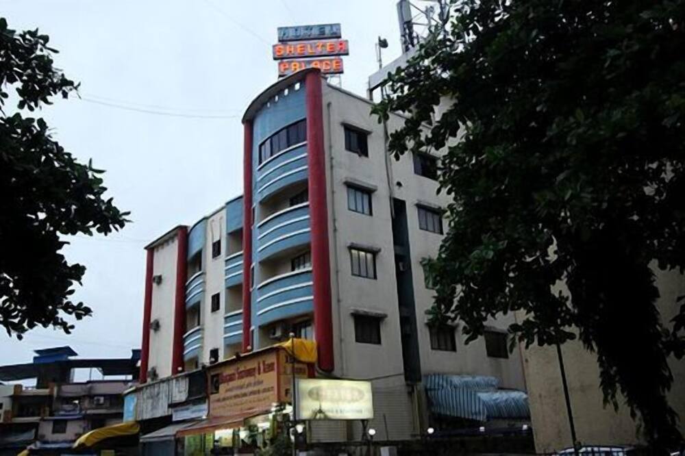 ホテル シェルター パレス 写真