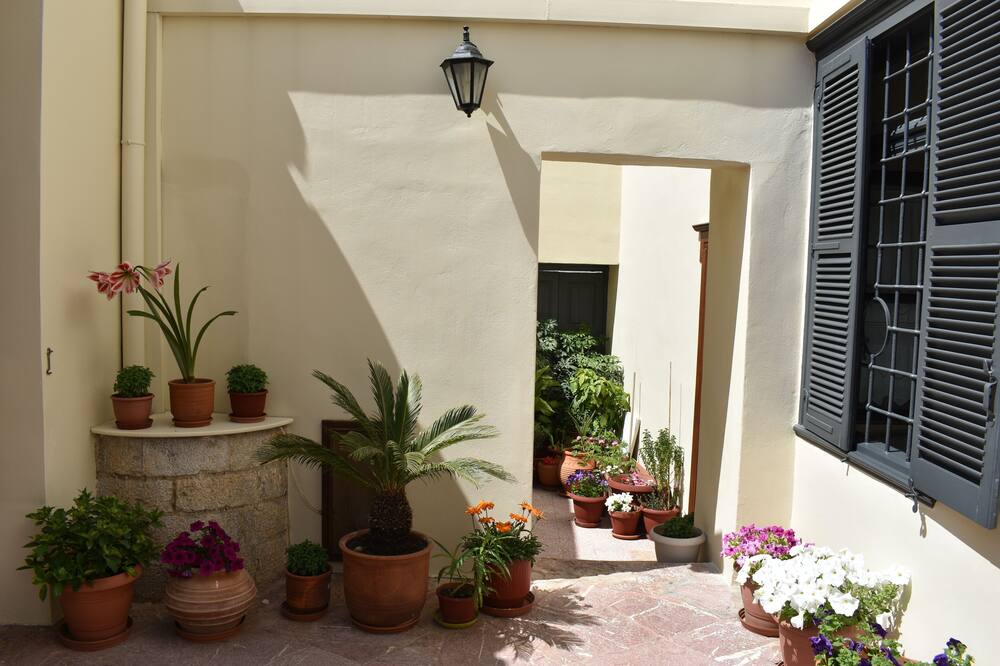Phaedra Hotel 写真