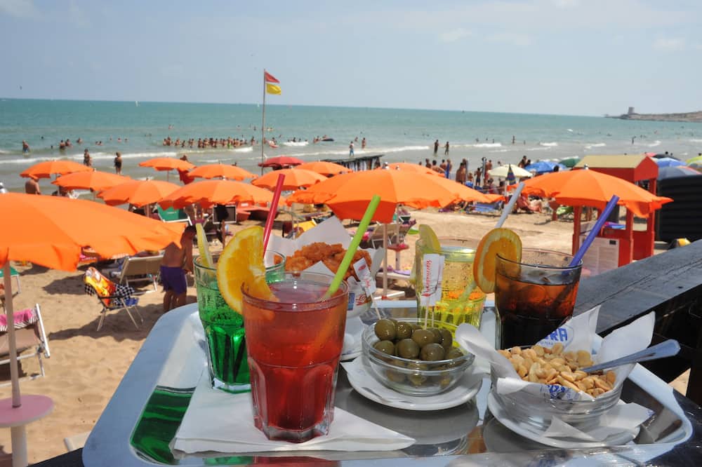 ビラッジョ レ ディオメディ 写真