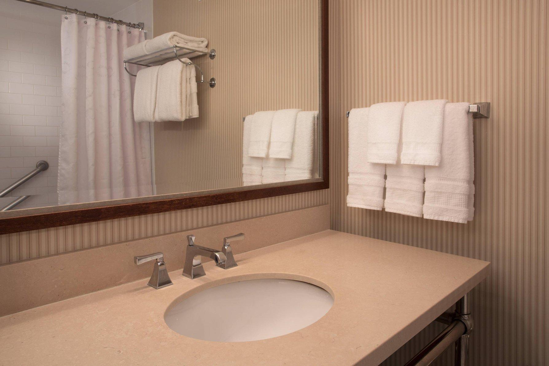 Sheraton Louisville Riverside Hotel 写真