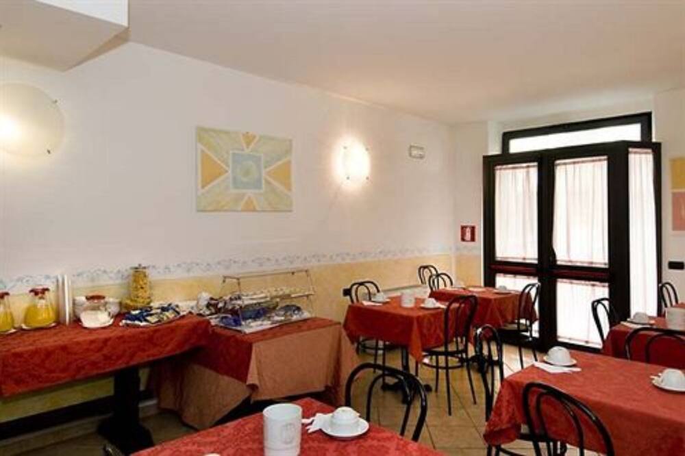 ホテル パラッツオーロ 写真