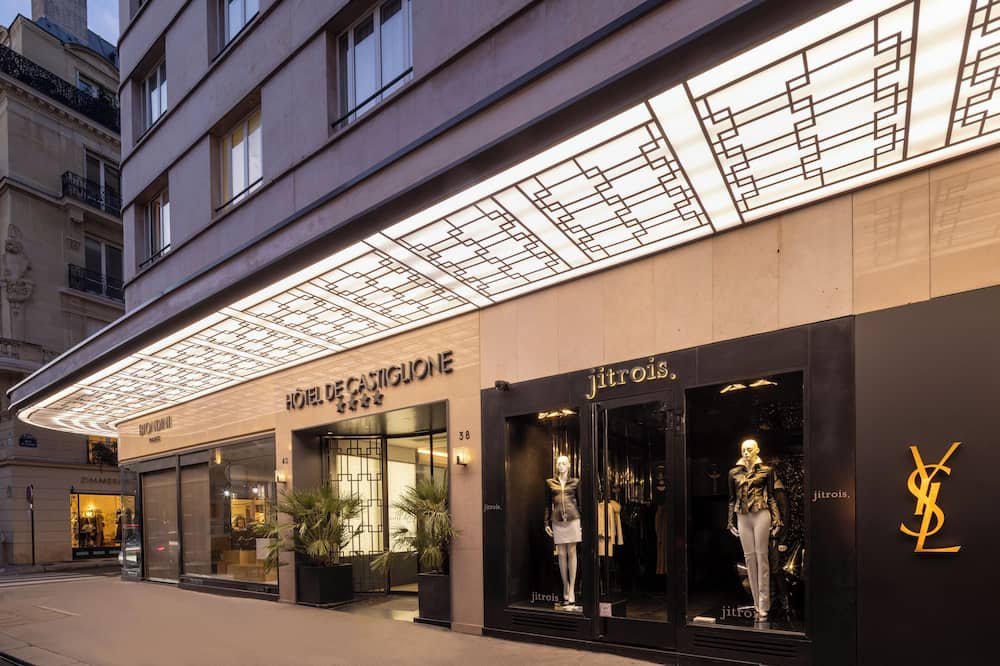 ホテル デ カスティリオーネ 写真