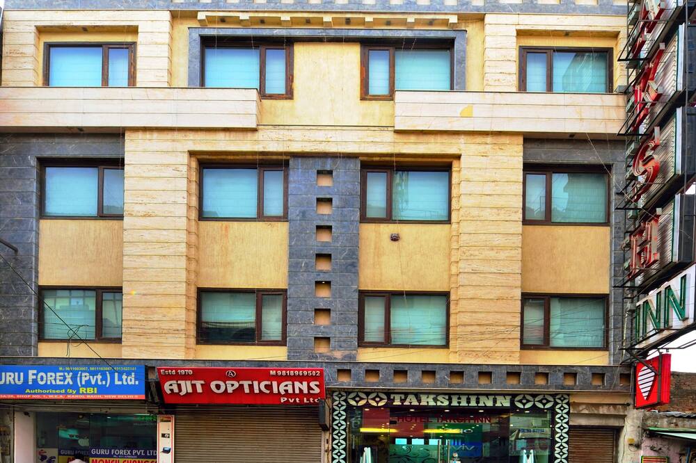 ホテル タクシュ イン 写真