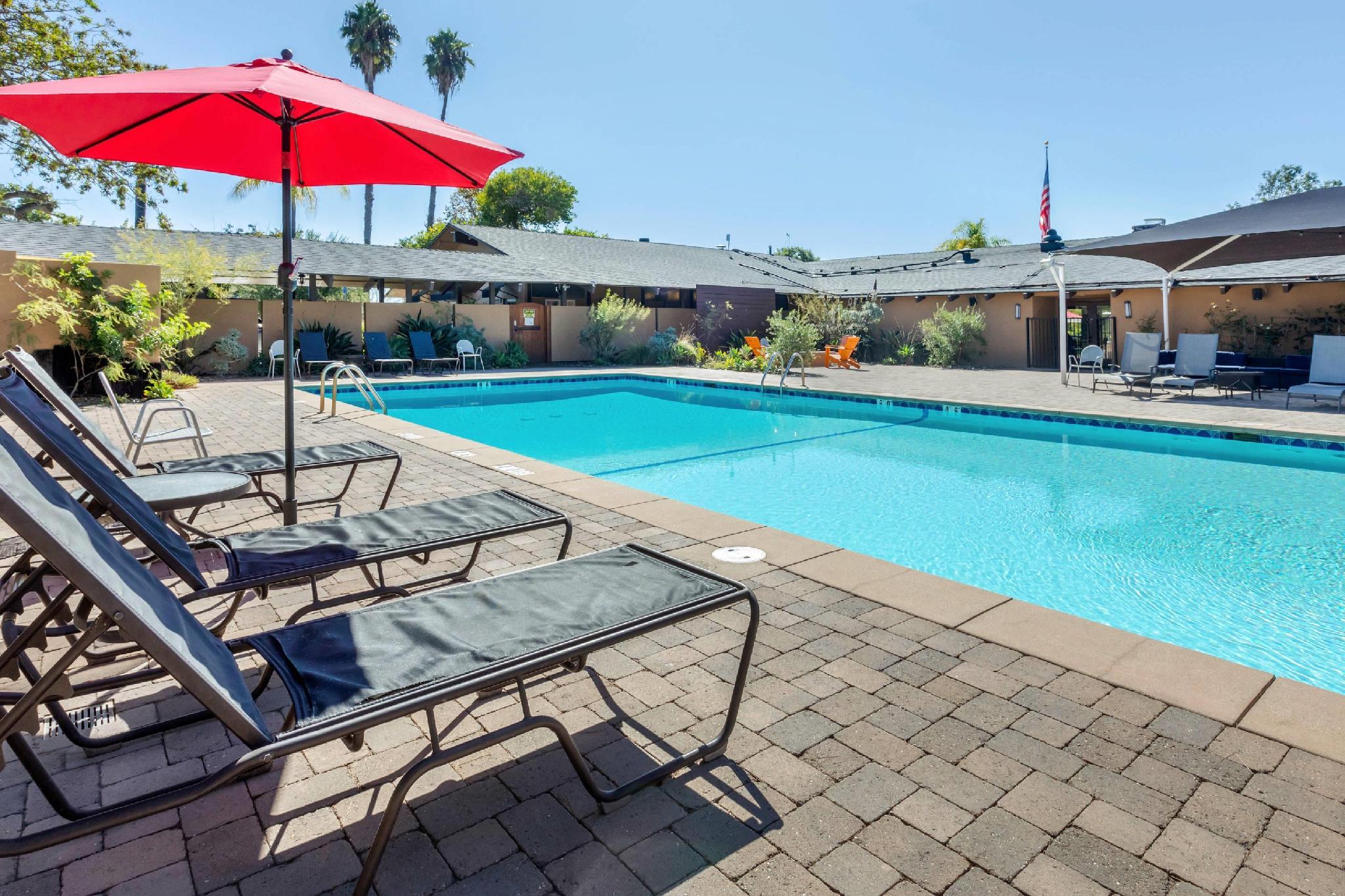 Carlton Oaks Lodge, an Ascend Collection Hotel 写真