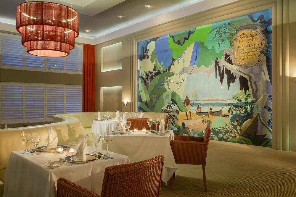 カップルズ タワー アイル オール インクルーシブ 写真