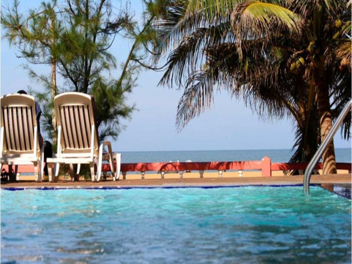 トパーズ ビーチ ホテル 写真