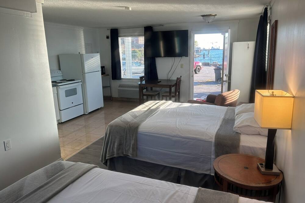 テムズ イン & マリーナ 写真