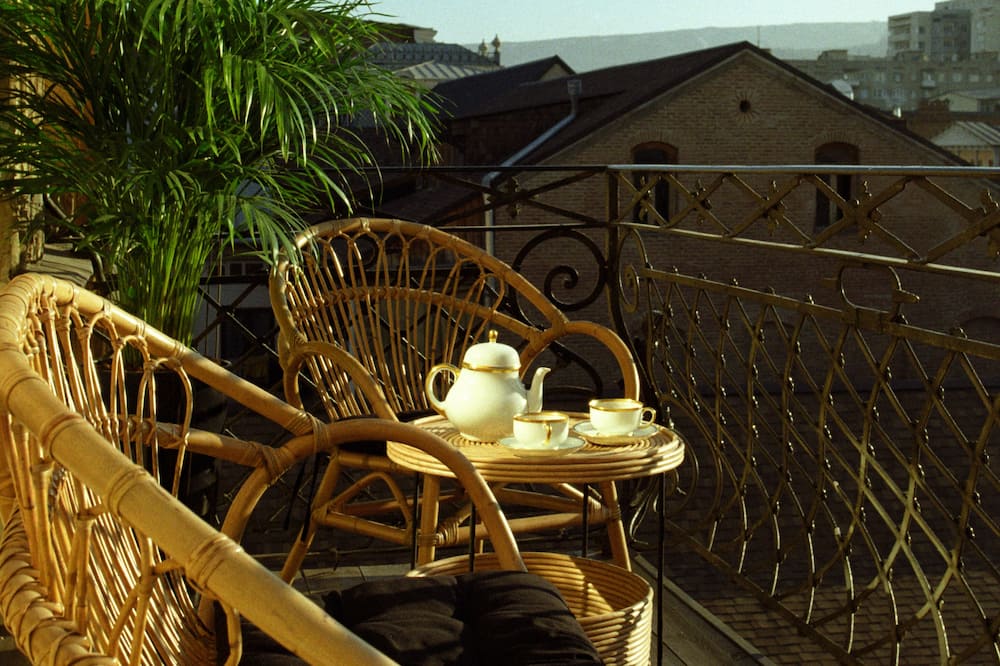 アンフウンド ドア 写真