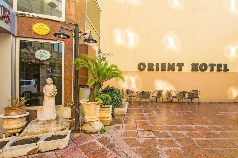 ホテル オリエント ミントゥール 写真